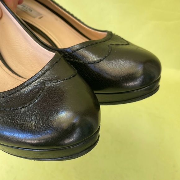 Vintage black Prada leather heels - Picture 8 of 15